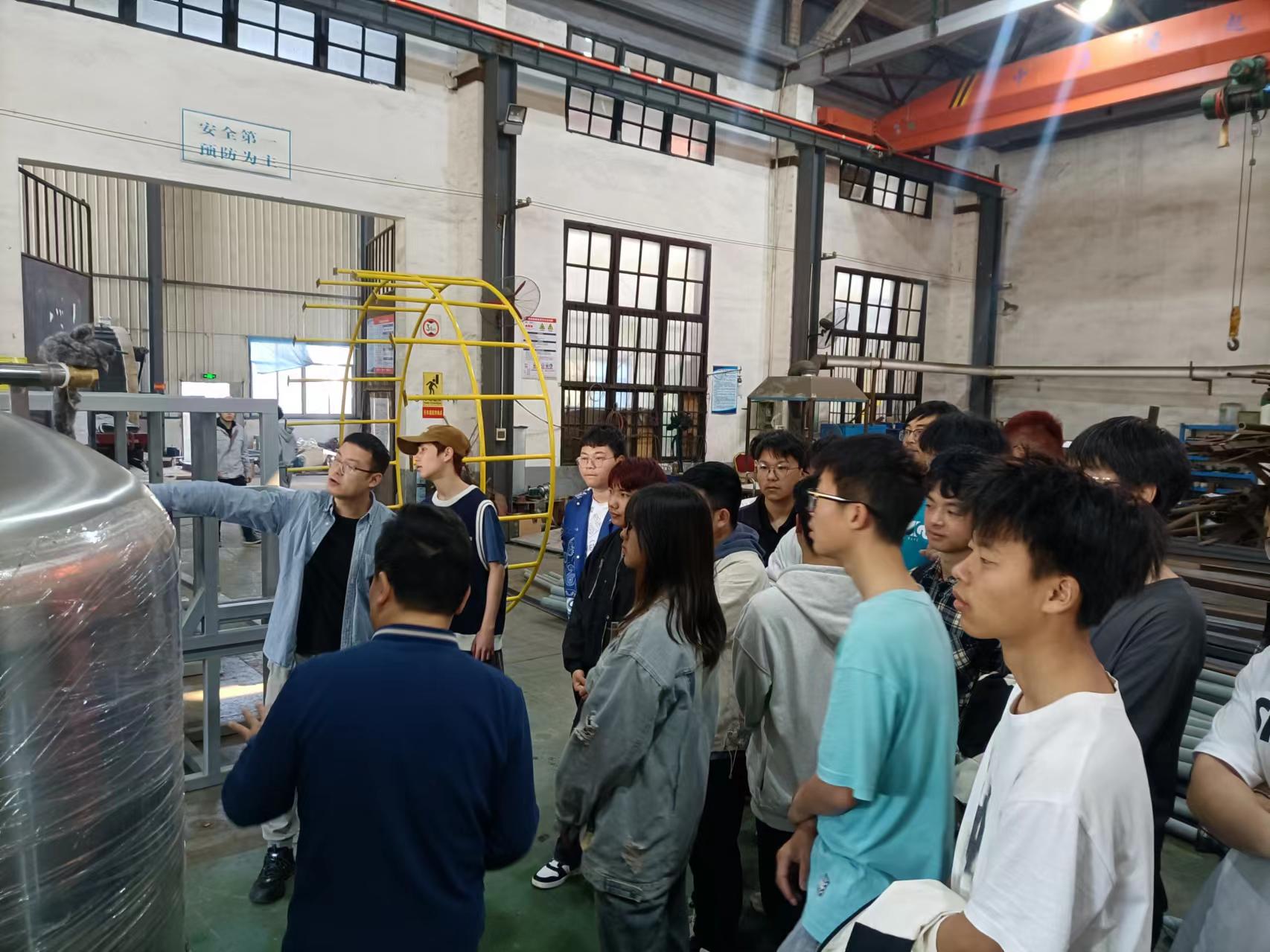 湖南工程学院近200名学生来九游体育-官方网站
认知实习